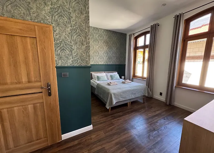 Zeromskiego 8 דירה *